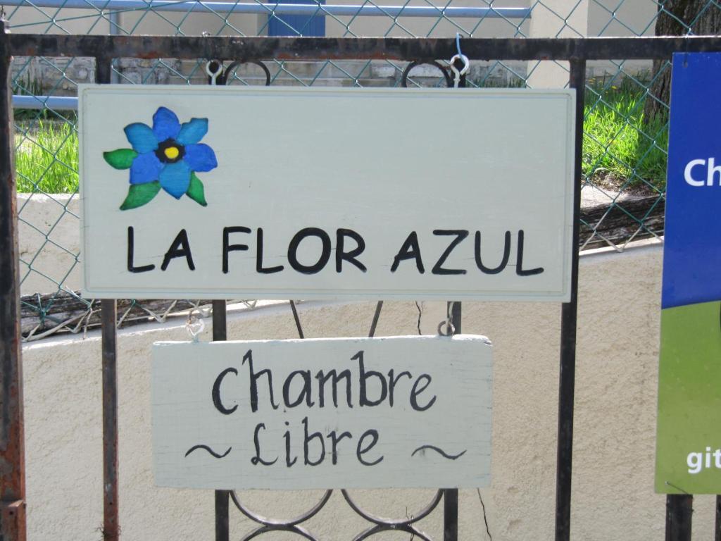 La Flor Azul Bed & Breakfast Grospierres Eksteriør bilde